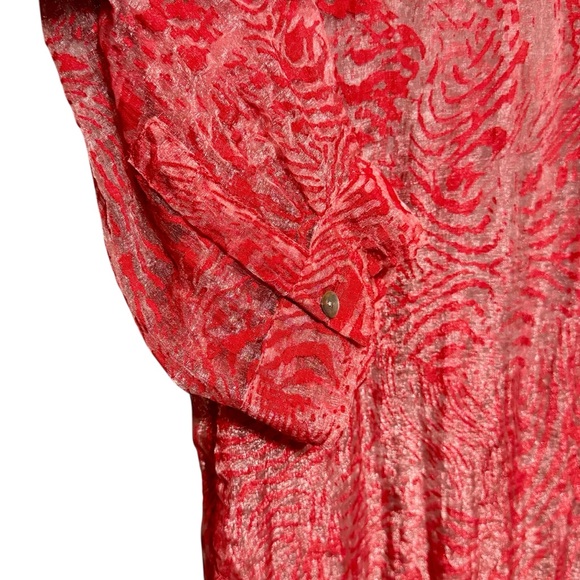 Chico’s Semi Sheer Animal Print 3/4 Sleeve Button Front Blouse Top - Picture 5 of 10